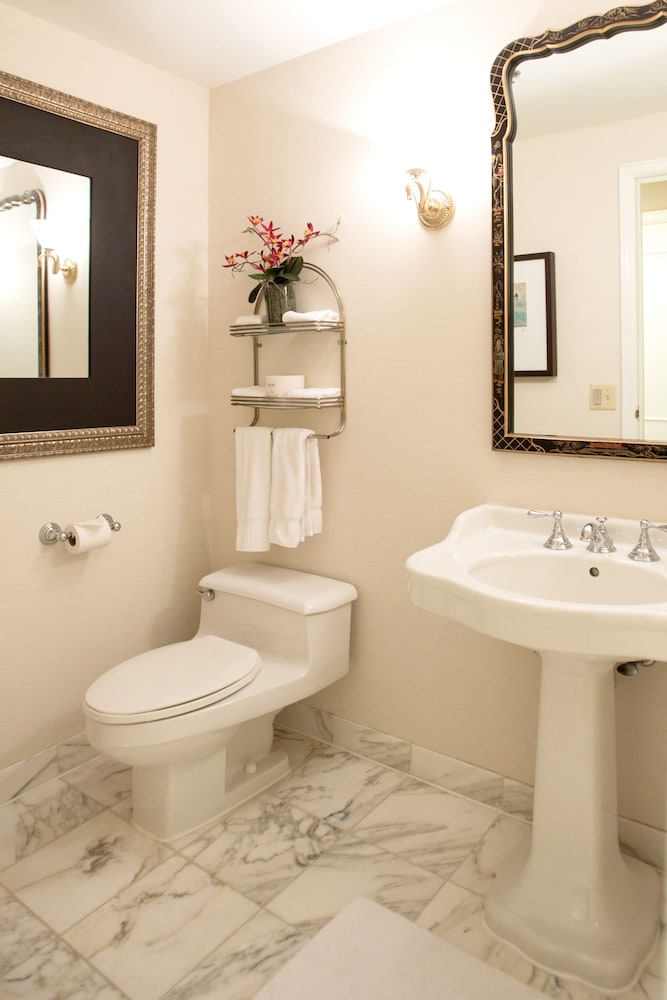 The Townsend Hotel - photo 27