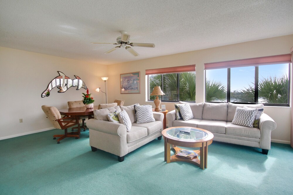 Land's End 6 301 Beach Front — 4-Star Luxury Hotel in Saint Pete Beach, United States