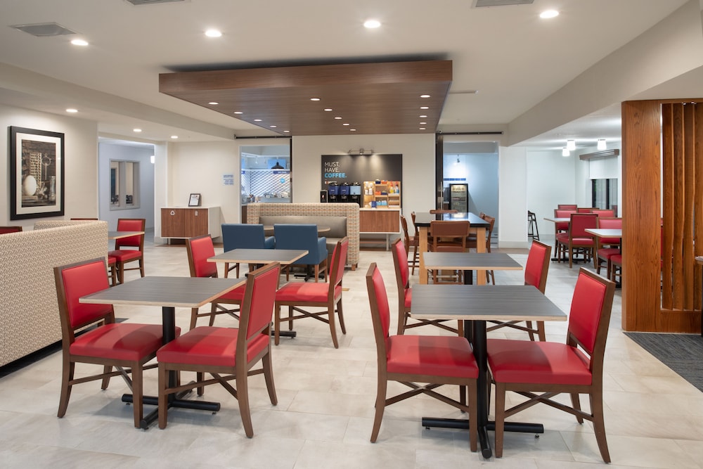 Holiday Inn Express Hotel & Suites Longmont by IHG - photo 32