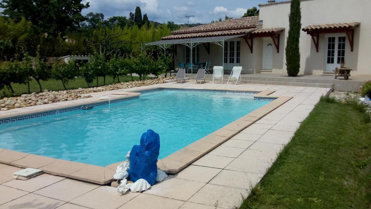Jacambra — hotel in Ledenon