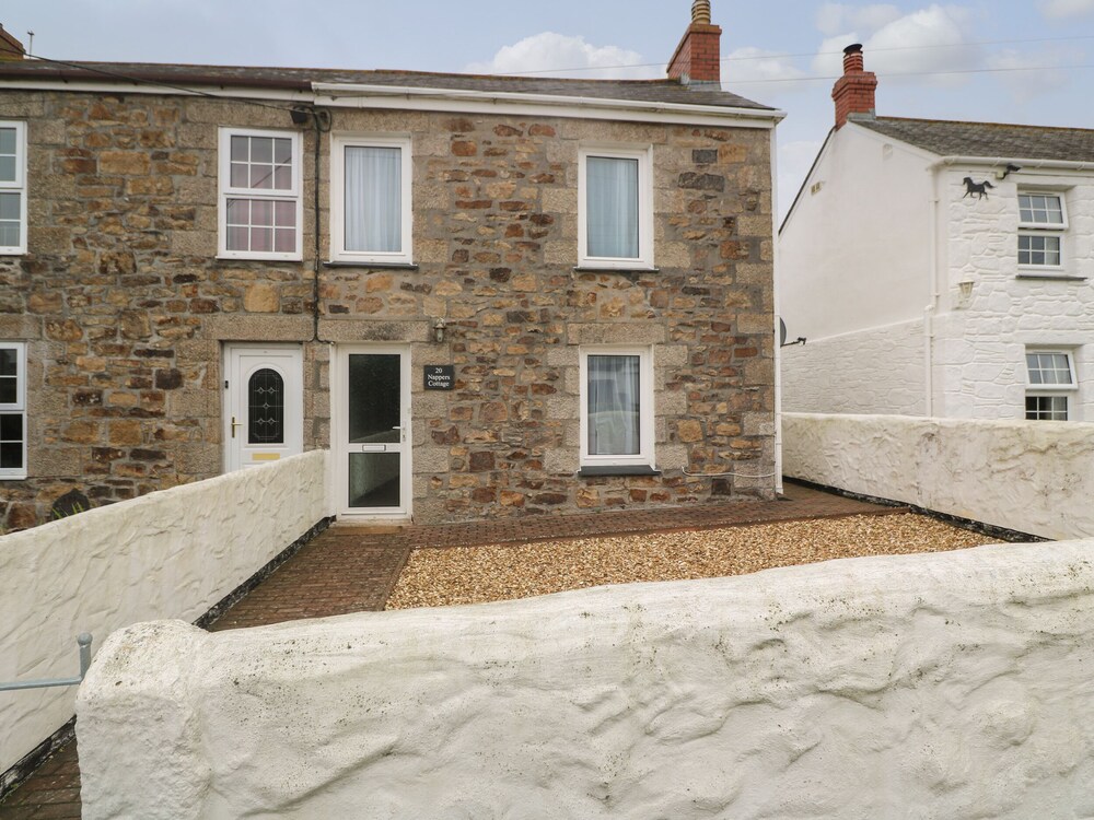 Nappers Cottage — 4-Star Luxury Hotel in Hayle, United Kingdom