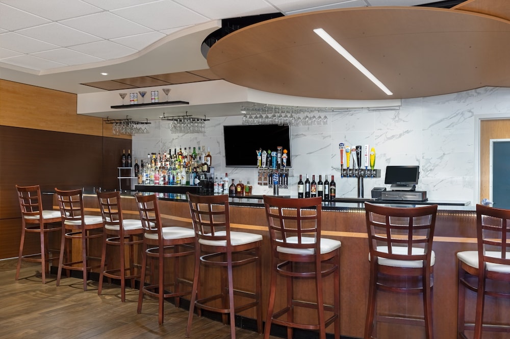 Holiday Inn Des Moines Airport Conf Center by IHG - photo 53
