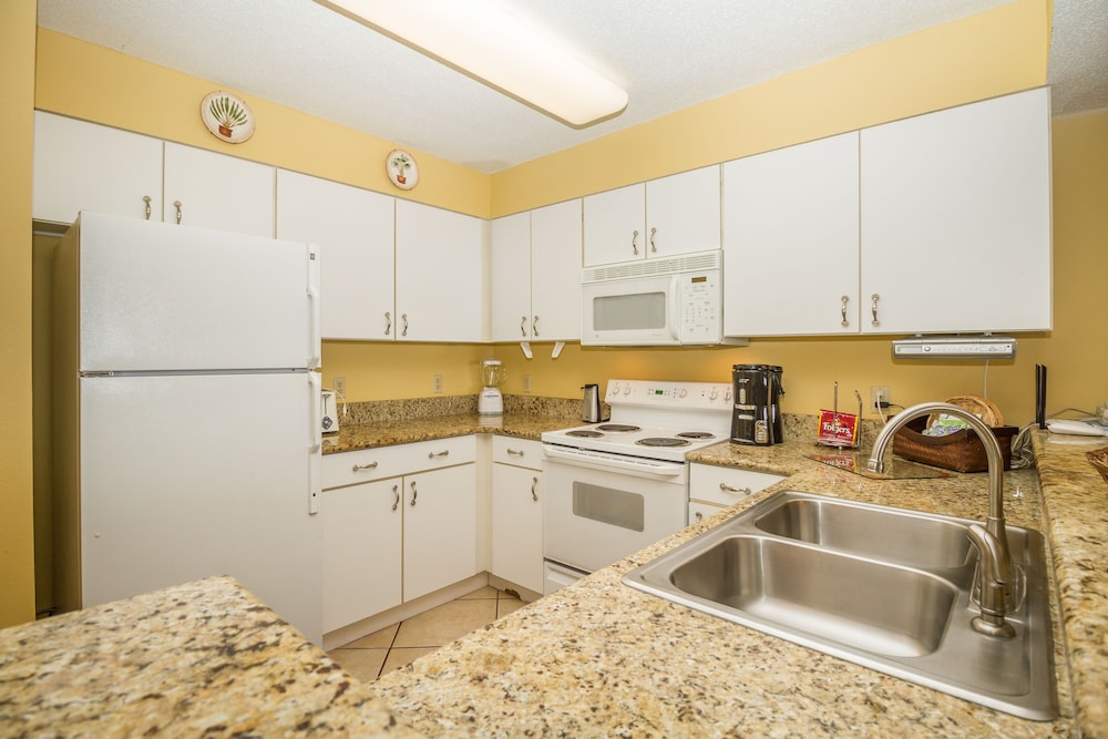 Pelican Beach Resort & Conference Center - photo 21