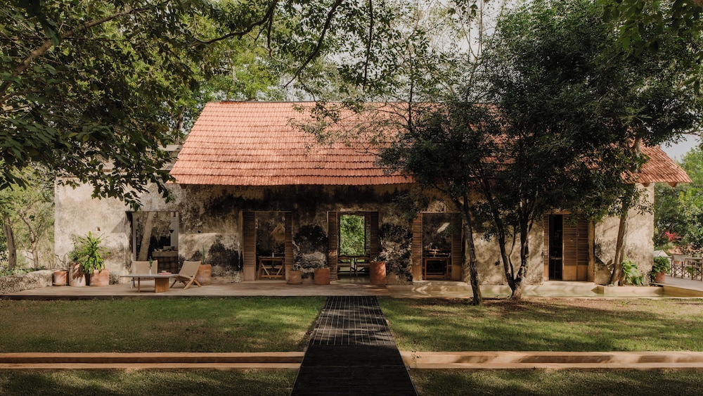 Viatura Hacienda Xtojil Yucatan Merida with Optional All Inclusive — hotel in Timucuy
