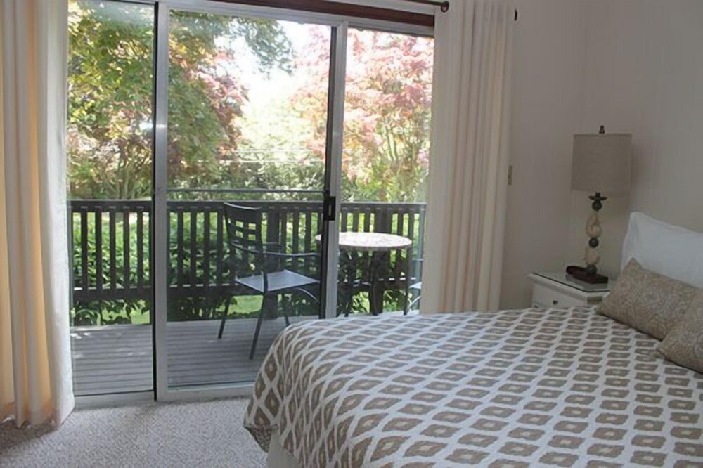 Dering Harbor Inn - photo 9