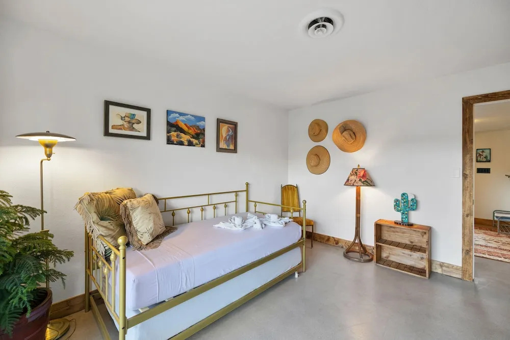The Juniper - last minute hotel in Morongo Valley