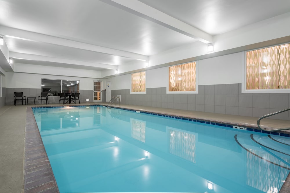Holiday Inn Express & Suites Ames by IHG - photo 13
