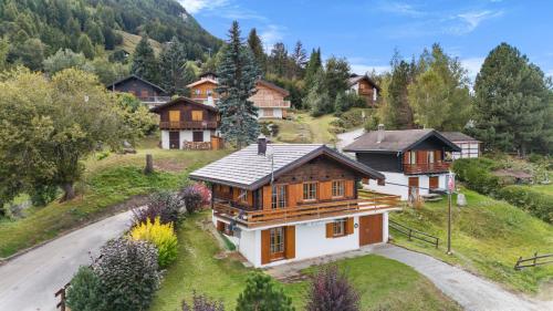 Eole 6 pers pres des pistes in Basse-Nendaz, Switzerland