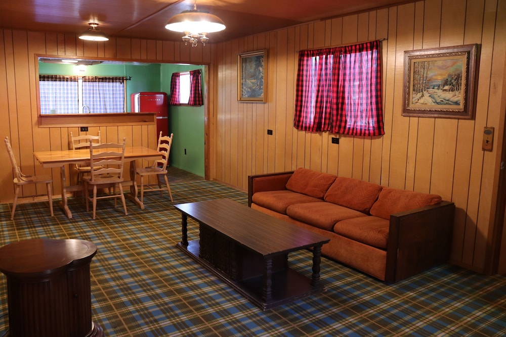 Hicksville Pines Chalets & Motel - photo 42