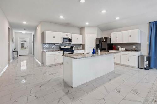 4 Bedroom Home in Lake Charles — 4-Star Luxury Hotel in Lake Charles, United States