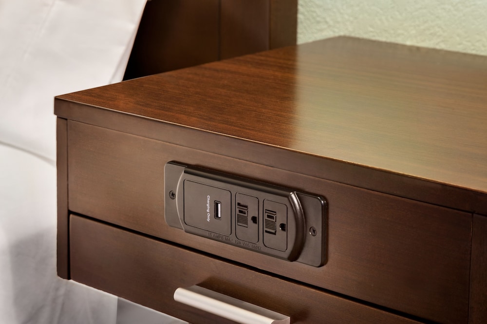 Hampton Inn Clackamas - photo 18