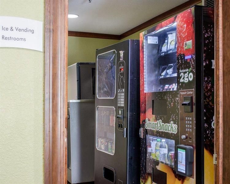 Quality Inn Merriam Kansas City - photo 32