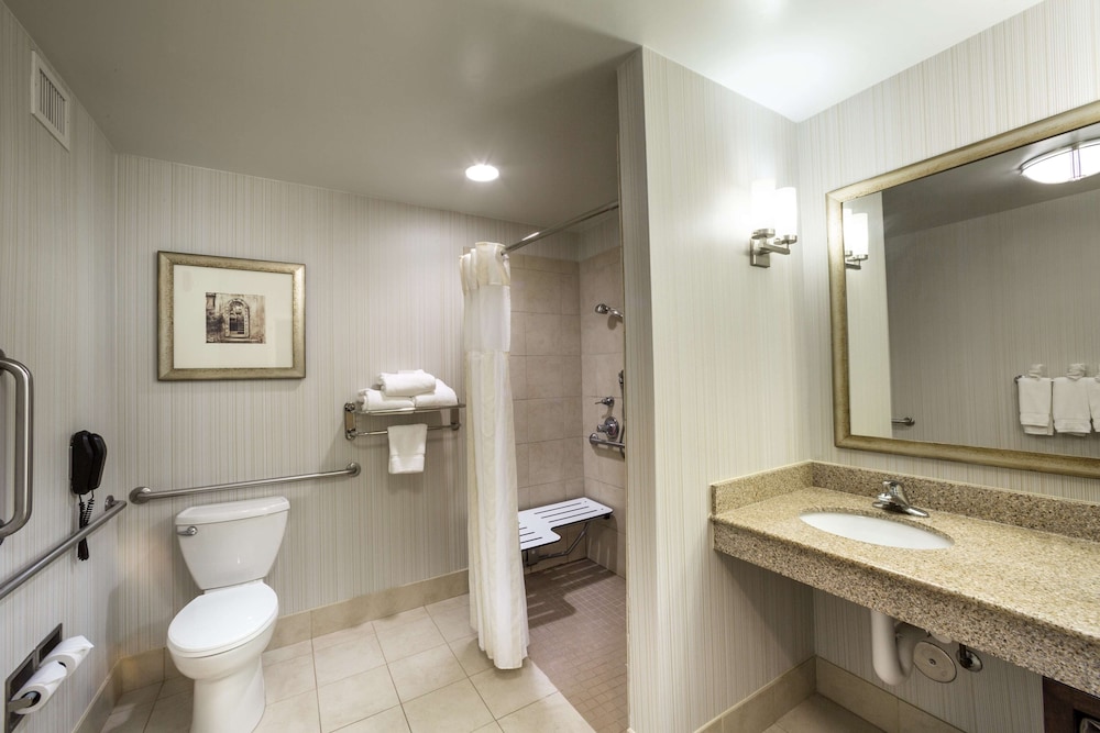 Hilton Garden Inn Hampton Coliseum Central - photo 19