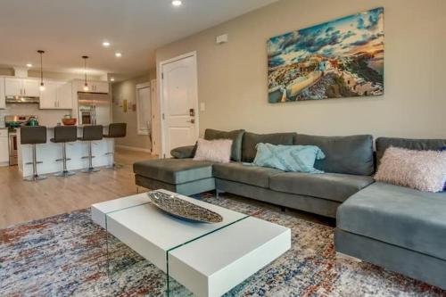 Modern City Getaway Near Downtown Newark & NYC in Newark, United States