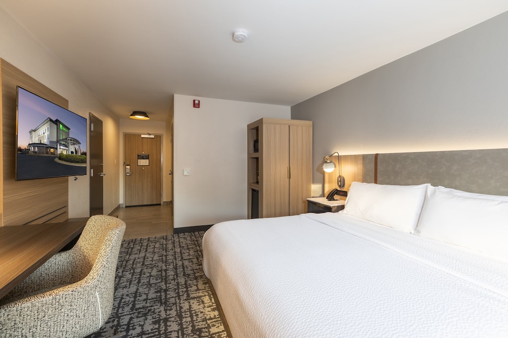 Holiday Inn Anderson by IHG - photo 12