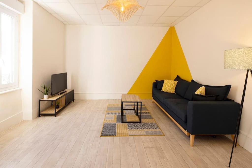Le Cosy C T2 Tout Equipe Centre Ville Gare — hotel in Montlucon