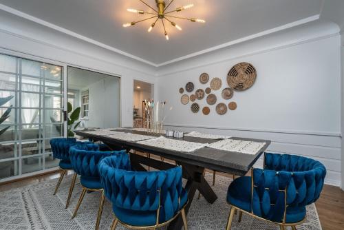 Angel&Rose Universal Hollywood Heated Pool House King Bed — 4-Star Luxury Hotel in Los Angeles, United States