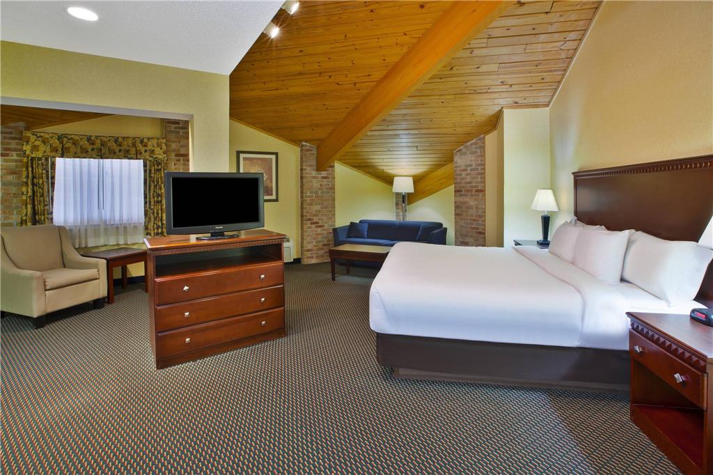 Quality Inn Marshall near I 69 - photo 13