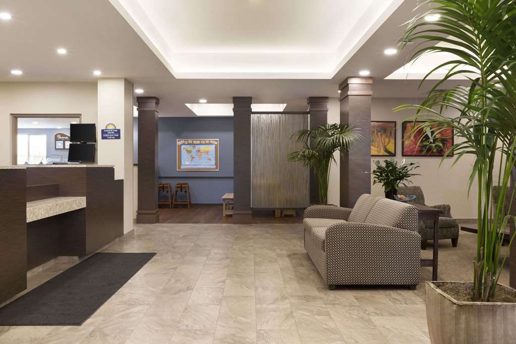Days Inn & Suites by Wyndham Lindsay — Lindsay — photo 4