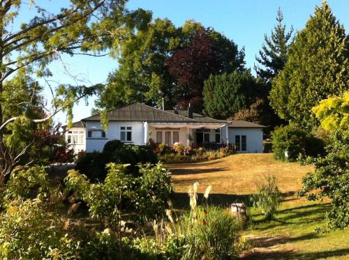 Tasman Farmstay Retreat GlenMhor — 4-Star Luxury Hotel in Mapua, New Zealand