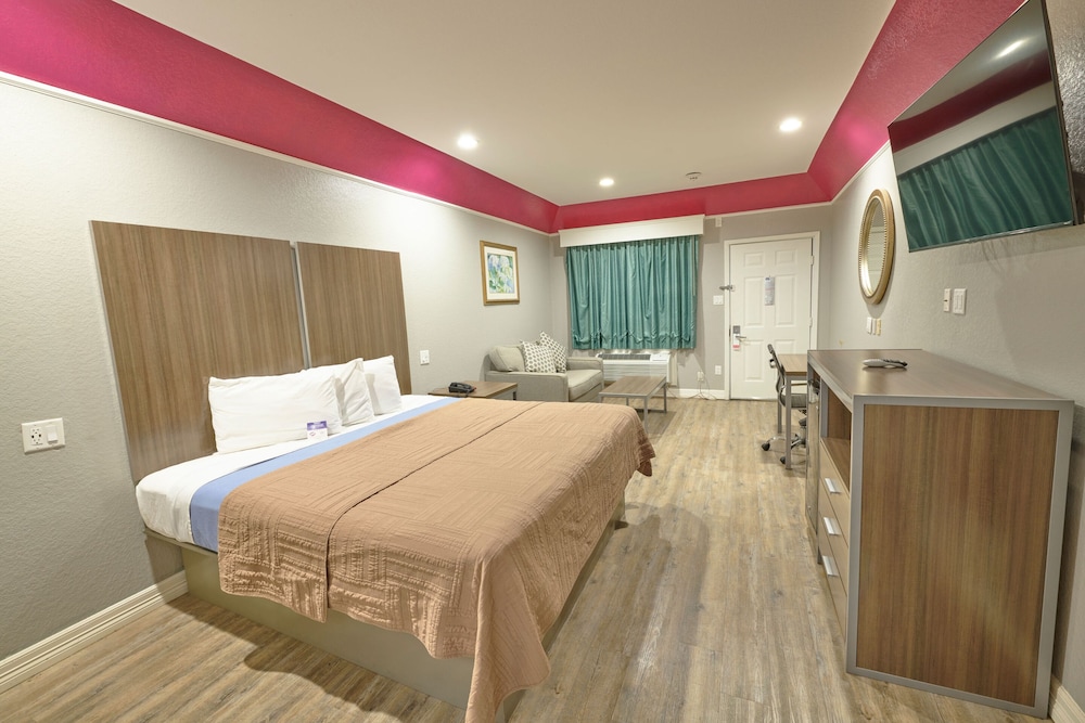 Hotel Bliss Kemah - photo 14