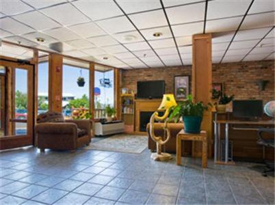 Howard Johnson by Wyndham Helena - photo 9