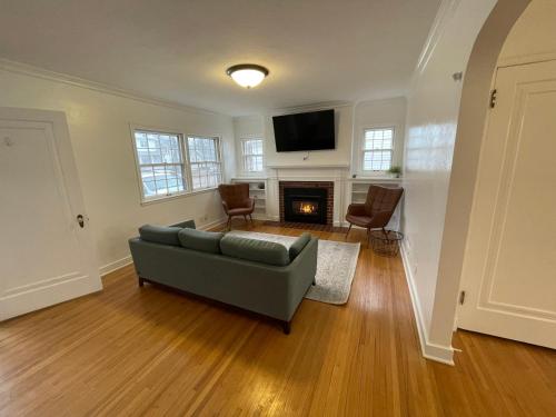 Mustang House — 4-Star Luxury Hotel in Sioux City, United States