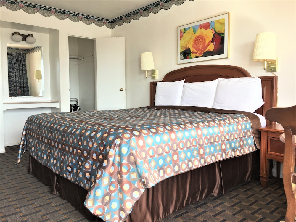 Ramblin Rose Motel - photo 13