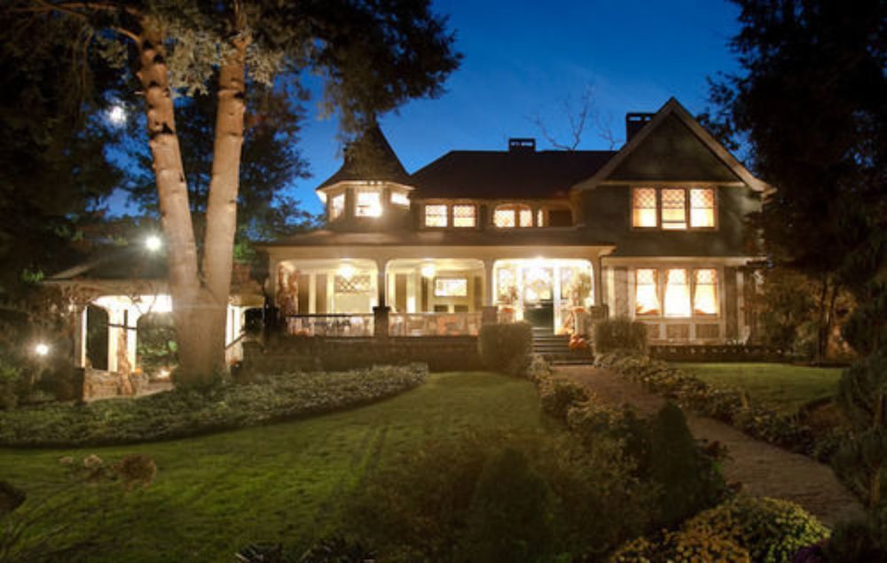 The Black Walnut Bed & Breakfast Inn — 4-Star Luxury Hotel in Asheville, United States