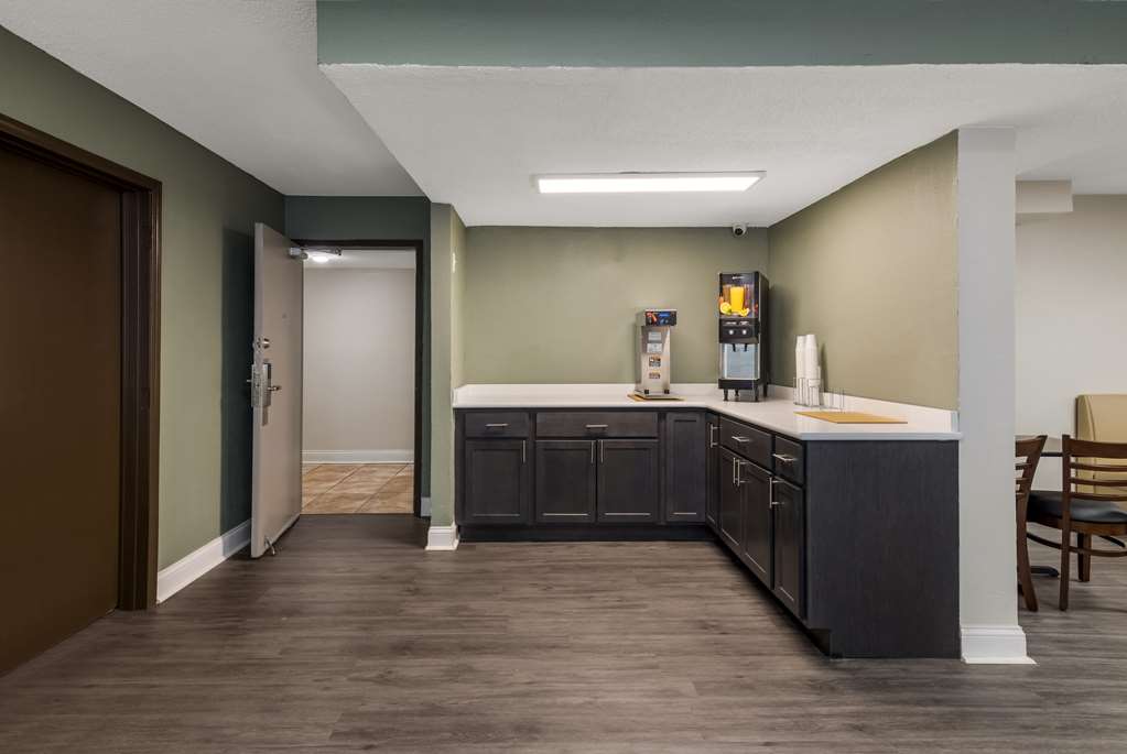 Quality Inn Saint Louis Airport - photo 27
