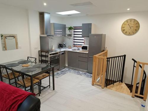 Logement Entier Avec Garage. - last minute hotel in Unknown City