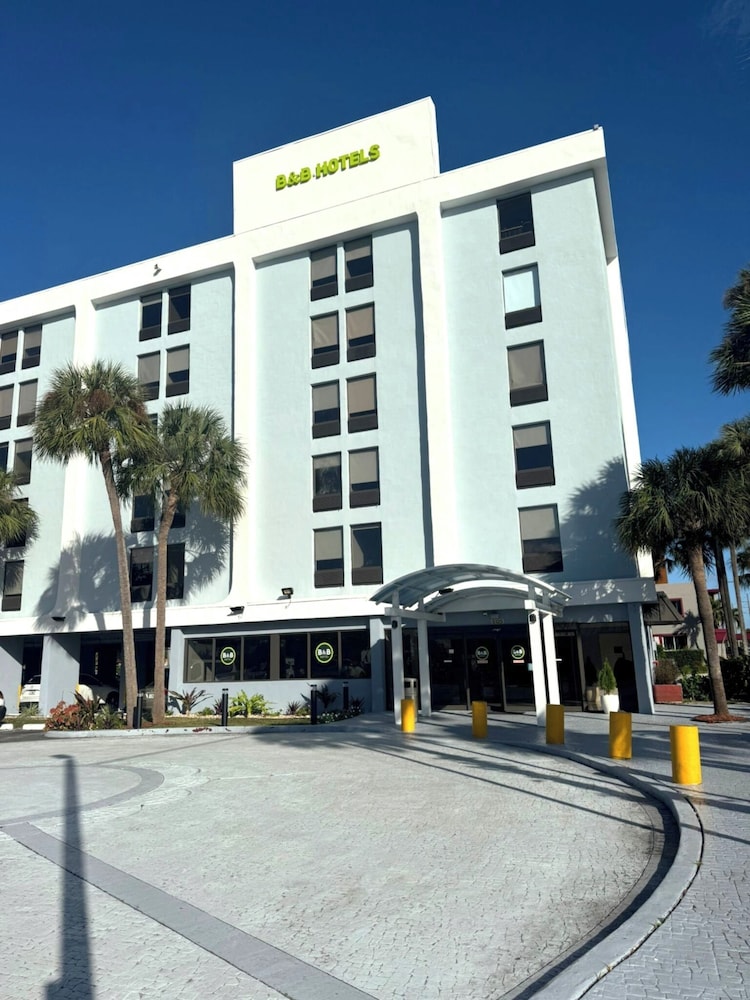 B&B Hotel Miami Airport - photo 21