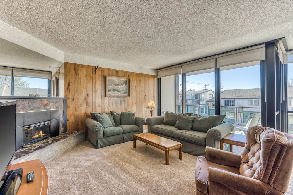 Sand & Sea Resort Condominiums - photo 582