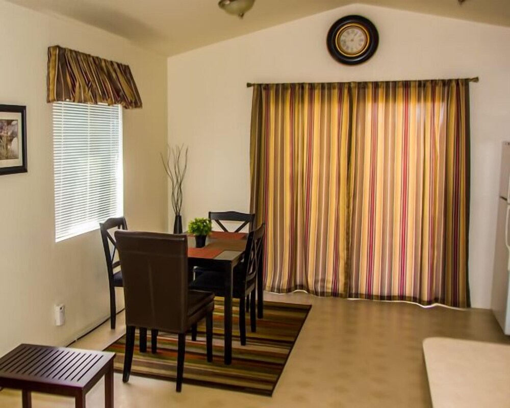 Twentynine Palms RV Resort and Cottages - photo 5