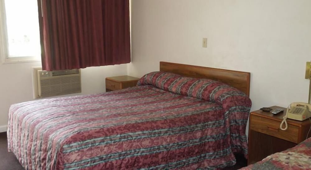 Lee's Motel - photo 7