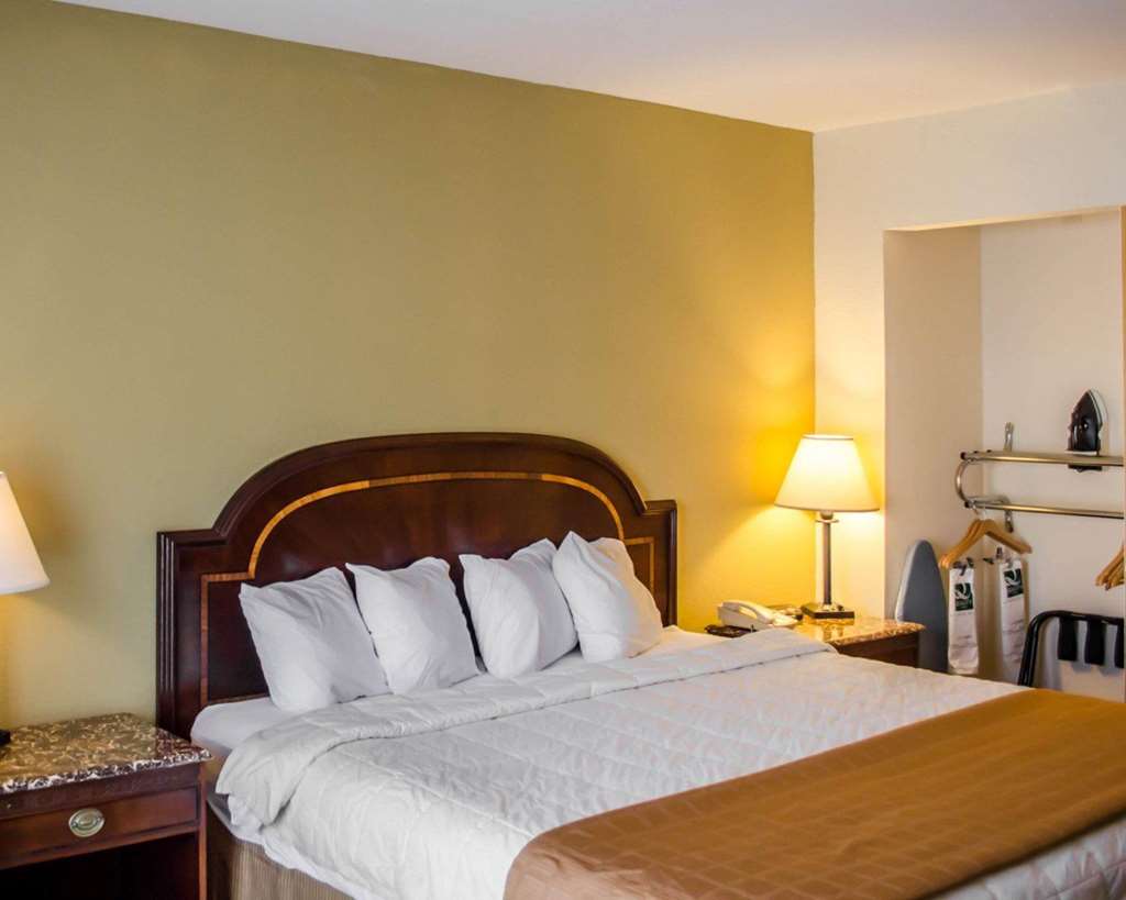 Quality Inn & Suites Pensacola Bayview - photo 14
