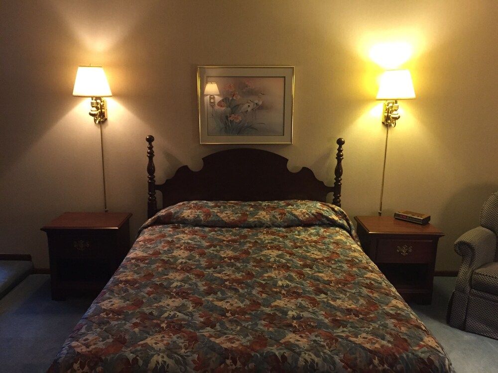 Dutch Mill Inn - photo 11