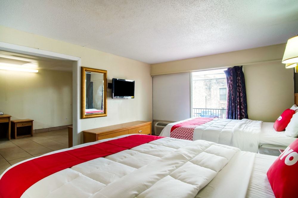 OYO Hotel Hutchinson West 4th Ave - photo 16