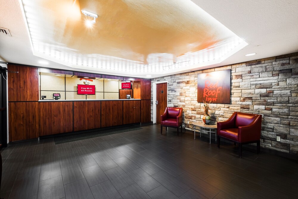 Red Roof Inn & Suites Savannah Gateway - photo 2