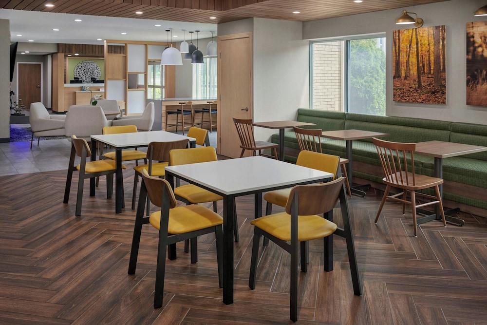 Fairfield Inn & Suites by Marriott Detroit Farmington Hills - photo 31