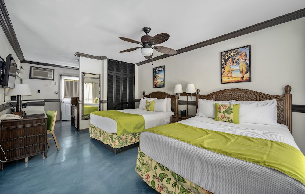 Caliente Tropics Hotel - photo 22