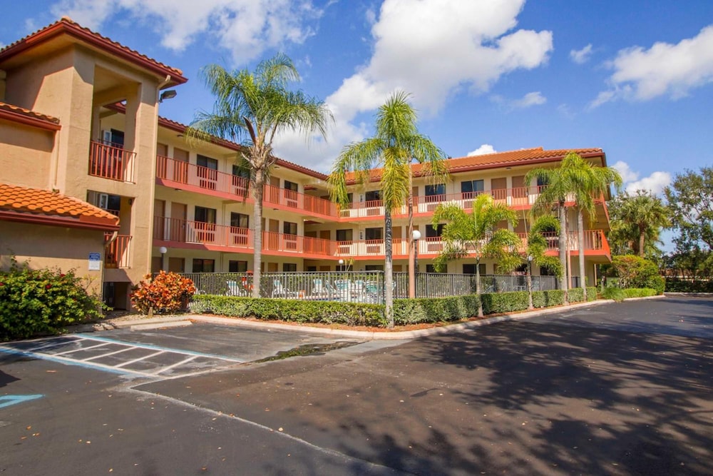 Inn of America Palm Beach Gardens - photo 18