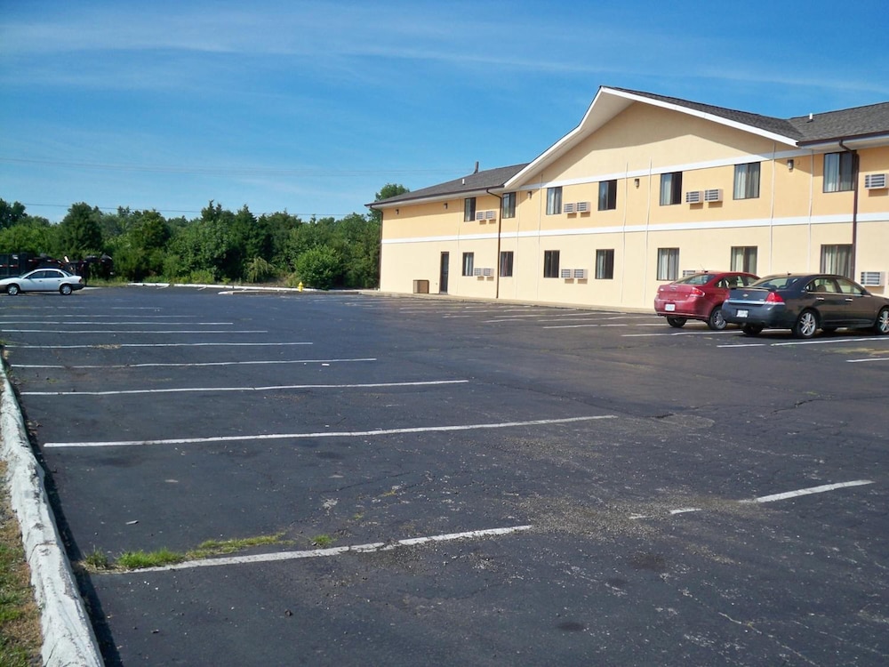 Economy Inn Wentzville - photo 26