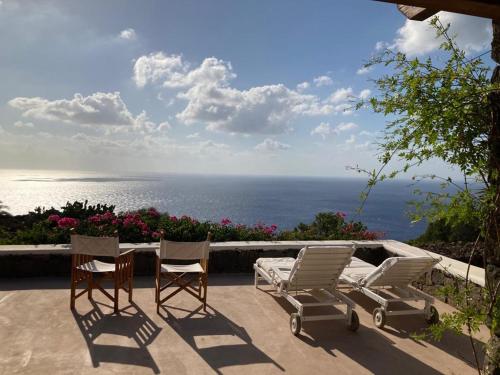 Dammuso Faraglione del Fico d'India — 4-Star Luxury Hotel in Pantelleria, Italy