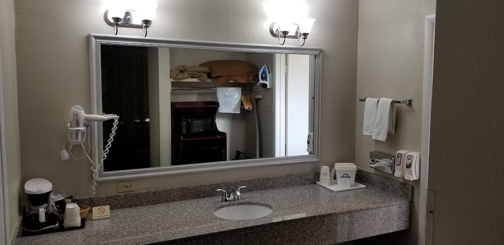 Days Inn & Suites by Wyndham Trinidad - photo 31
