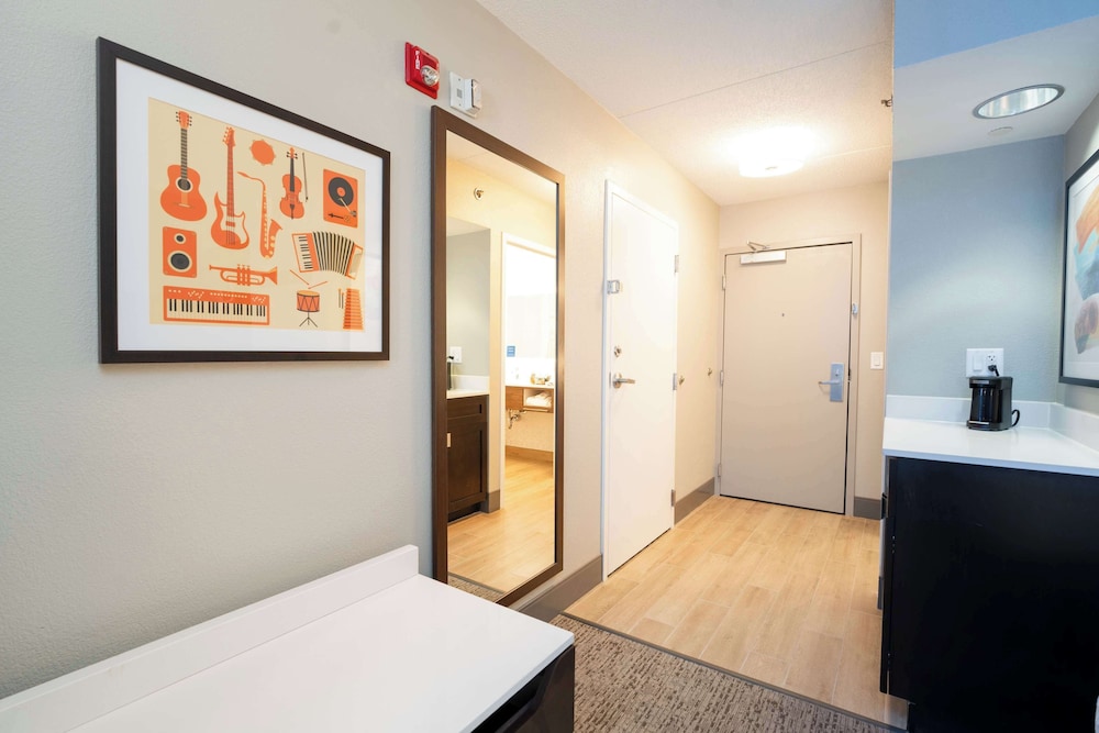Hampton Inn & Suites Memphis East Germantown Area - photo 9