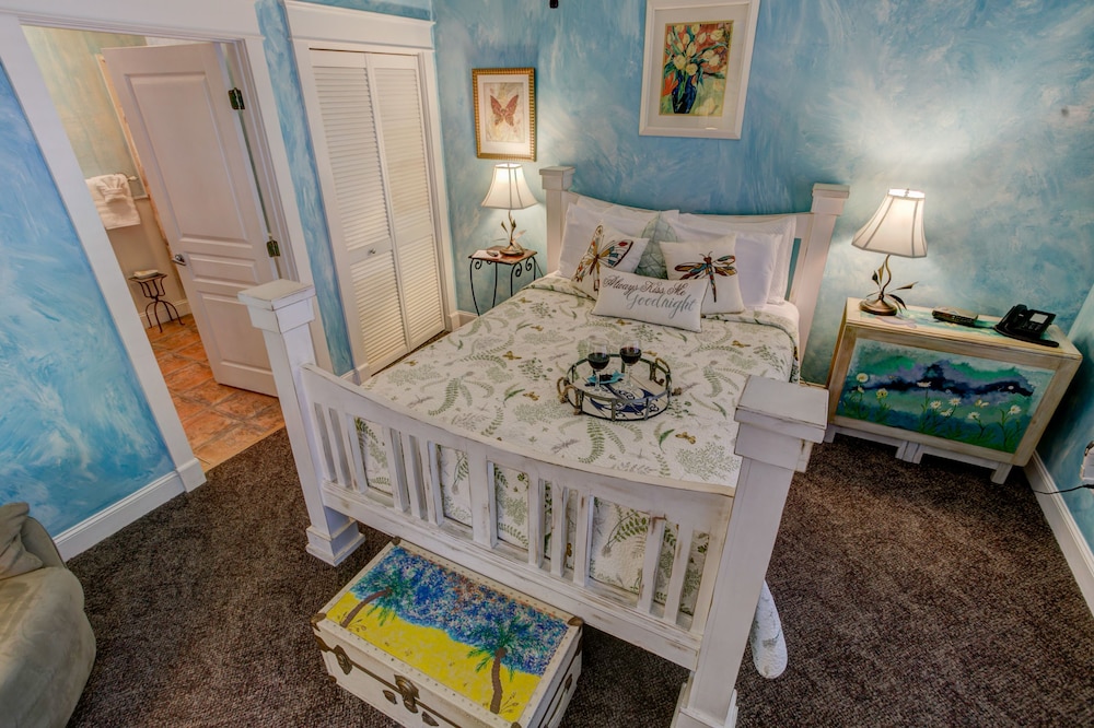 Anchor Inn NSB Bed & Breakfast - photo 13