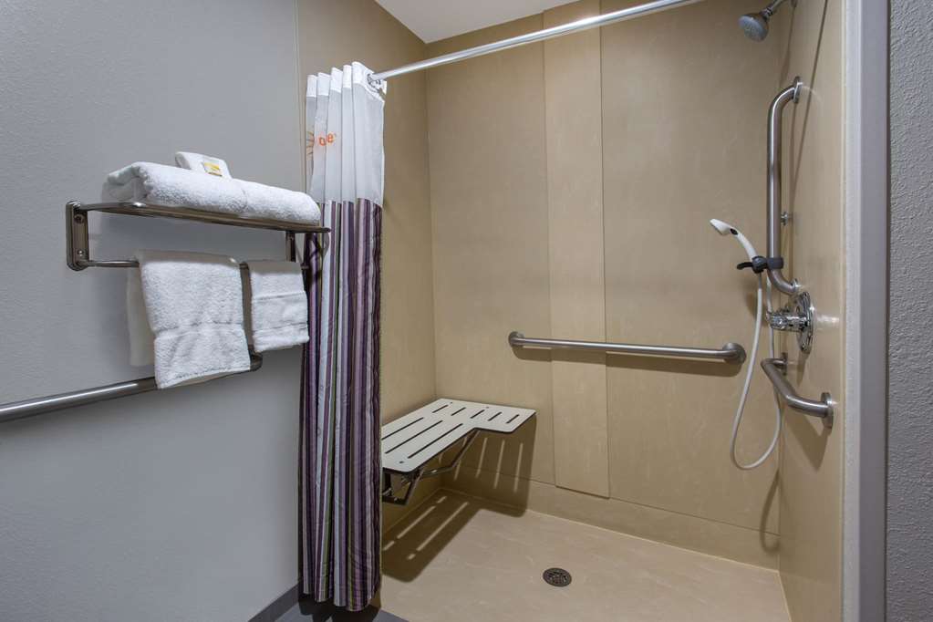 La Quinta Inn & Suites by Wyndham Effingham - photo 22