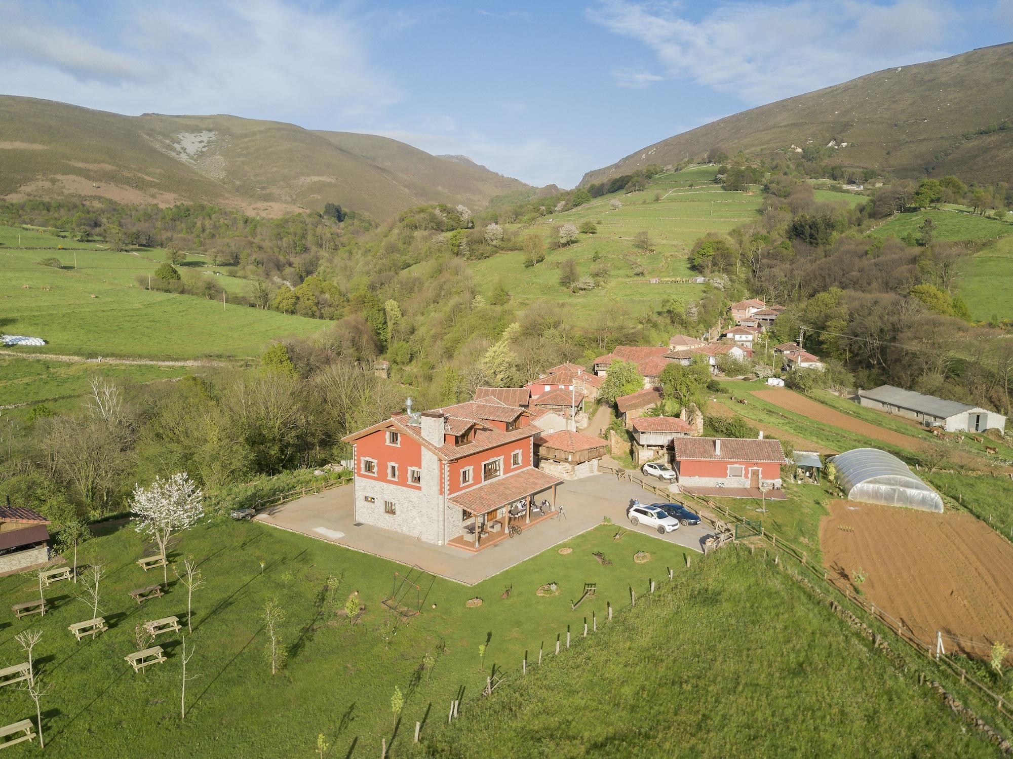 Posada De Rus — Salas