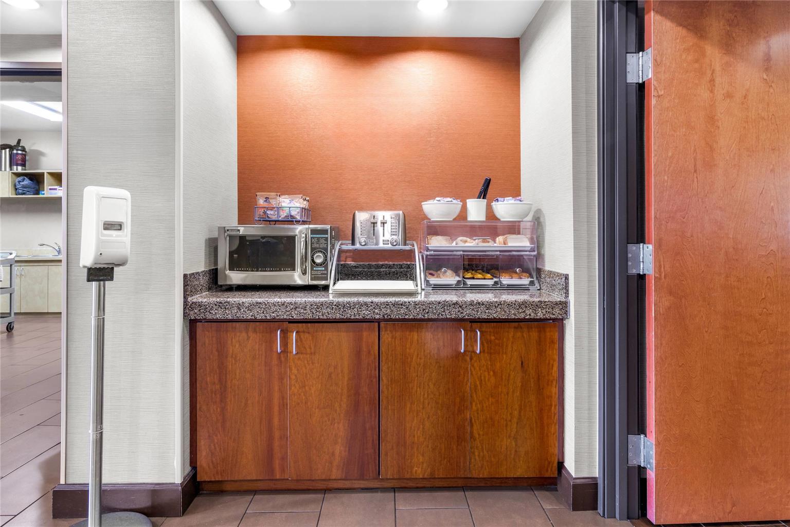 Comfort Suites Mount Vernon - photo 40